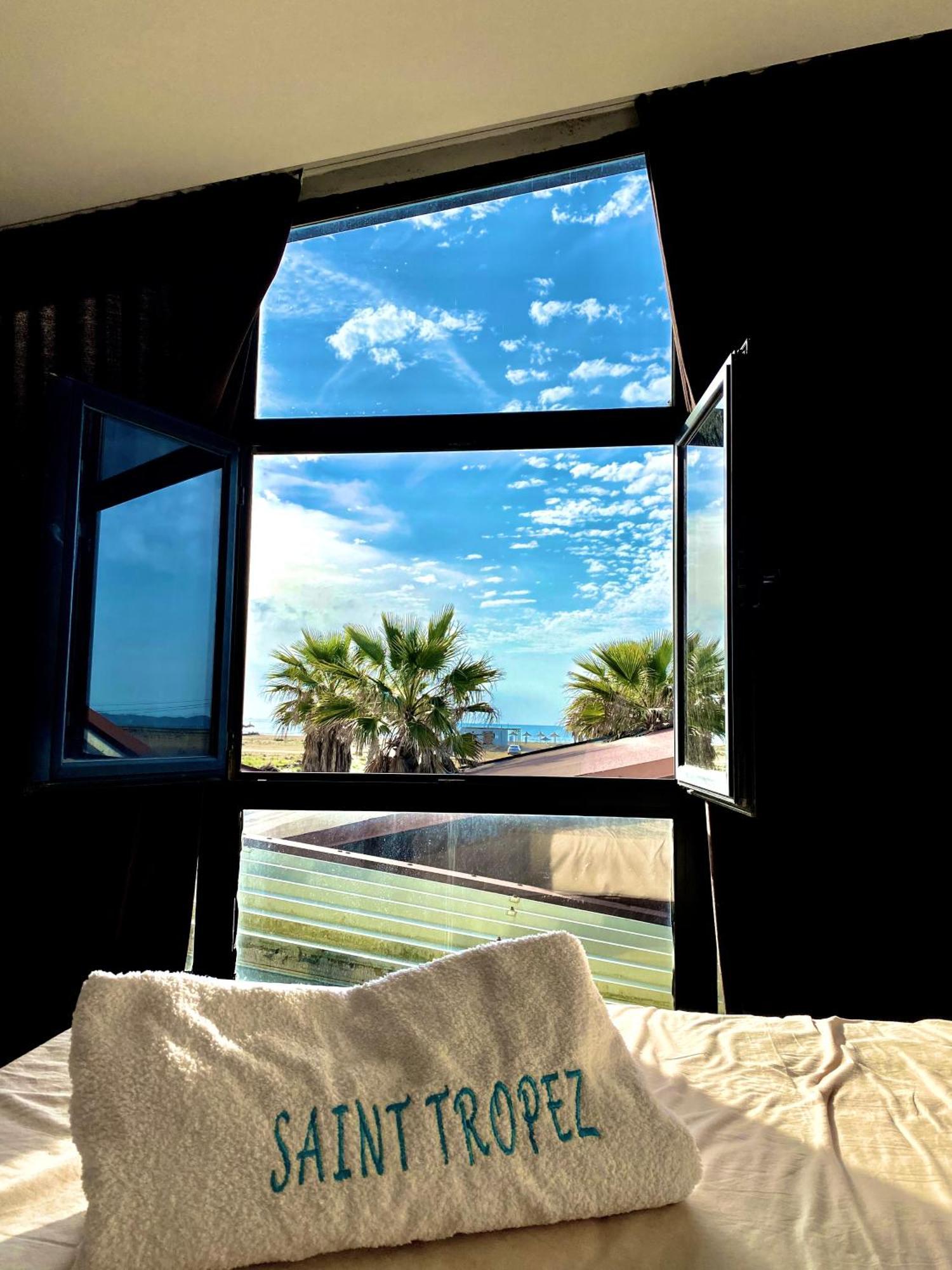 Saint Tropez Durres Hotell Bisht Kamez Exteriör bild