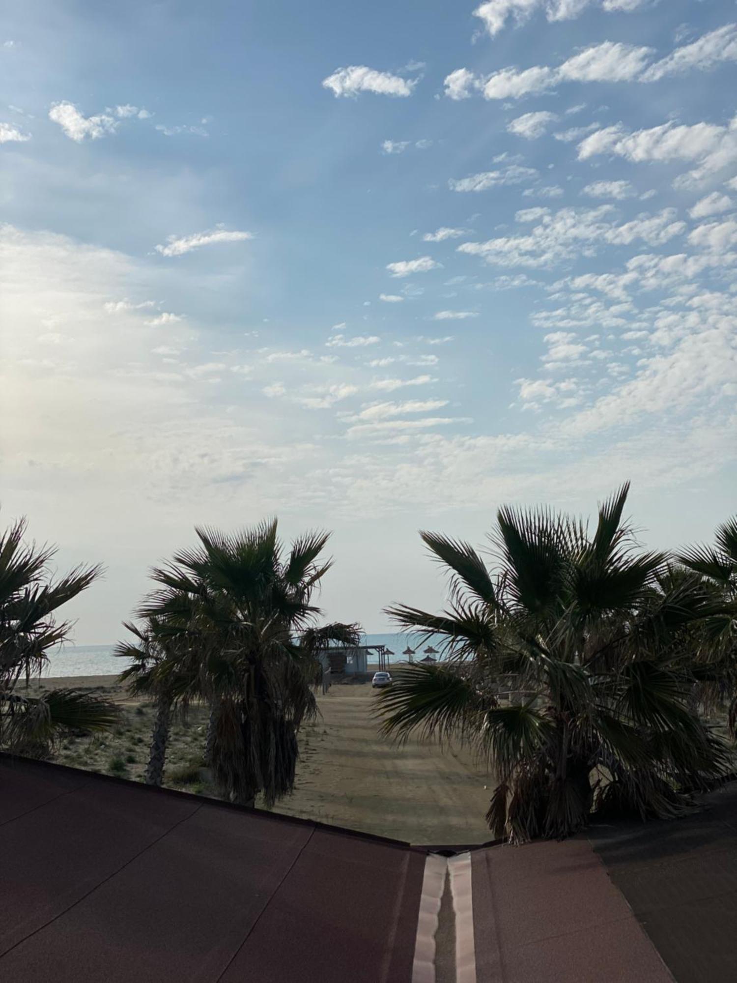 Saint Tropez Durres Hotell Bisht Kamez Exteriör bild