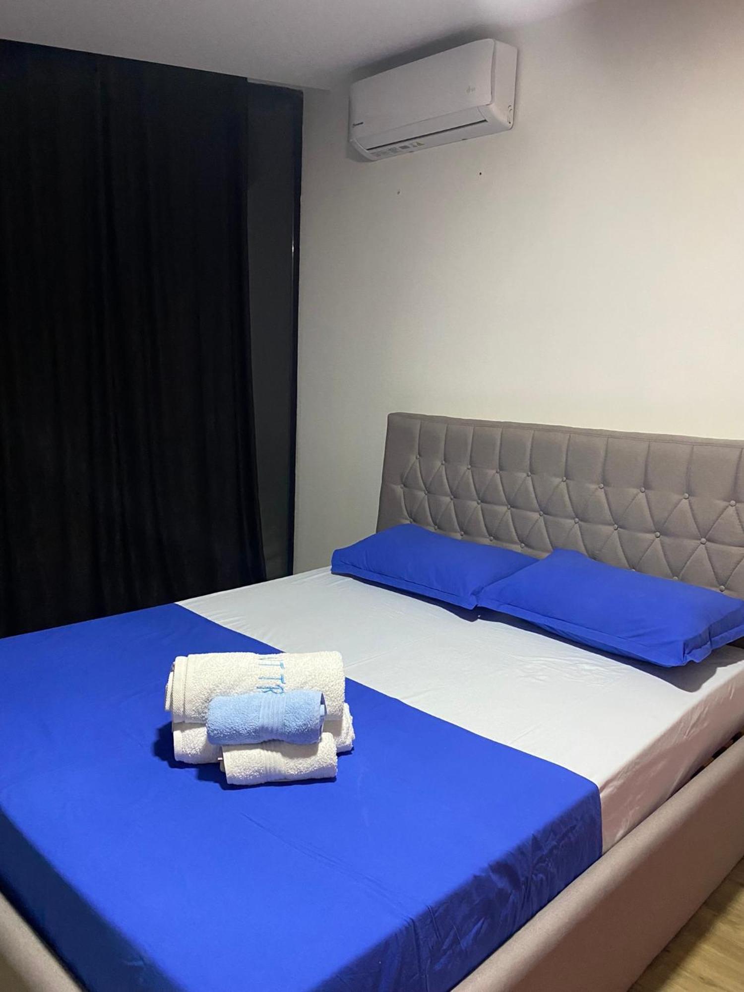 Saint Tropez Durres Hotell Bisht Kamez Exteriör bild